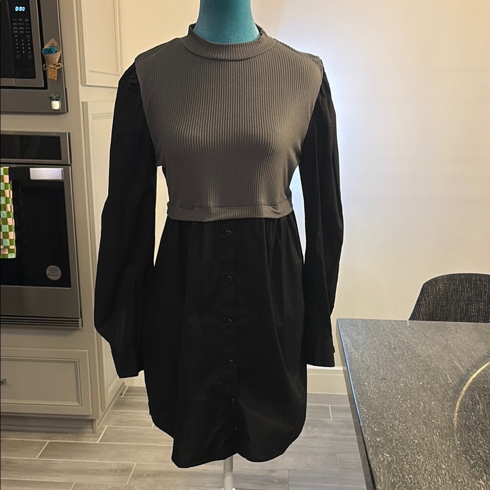 Stylish Ribbed Gray and Black Dress